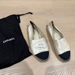 CHANEL Ivory Leather Espadrilles with Black Cap Toe